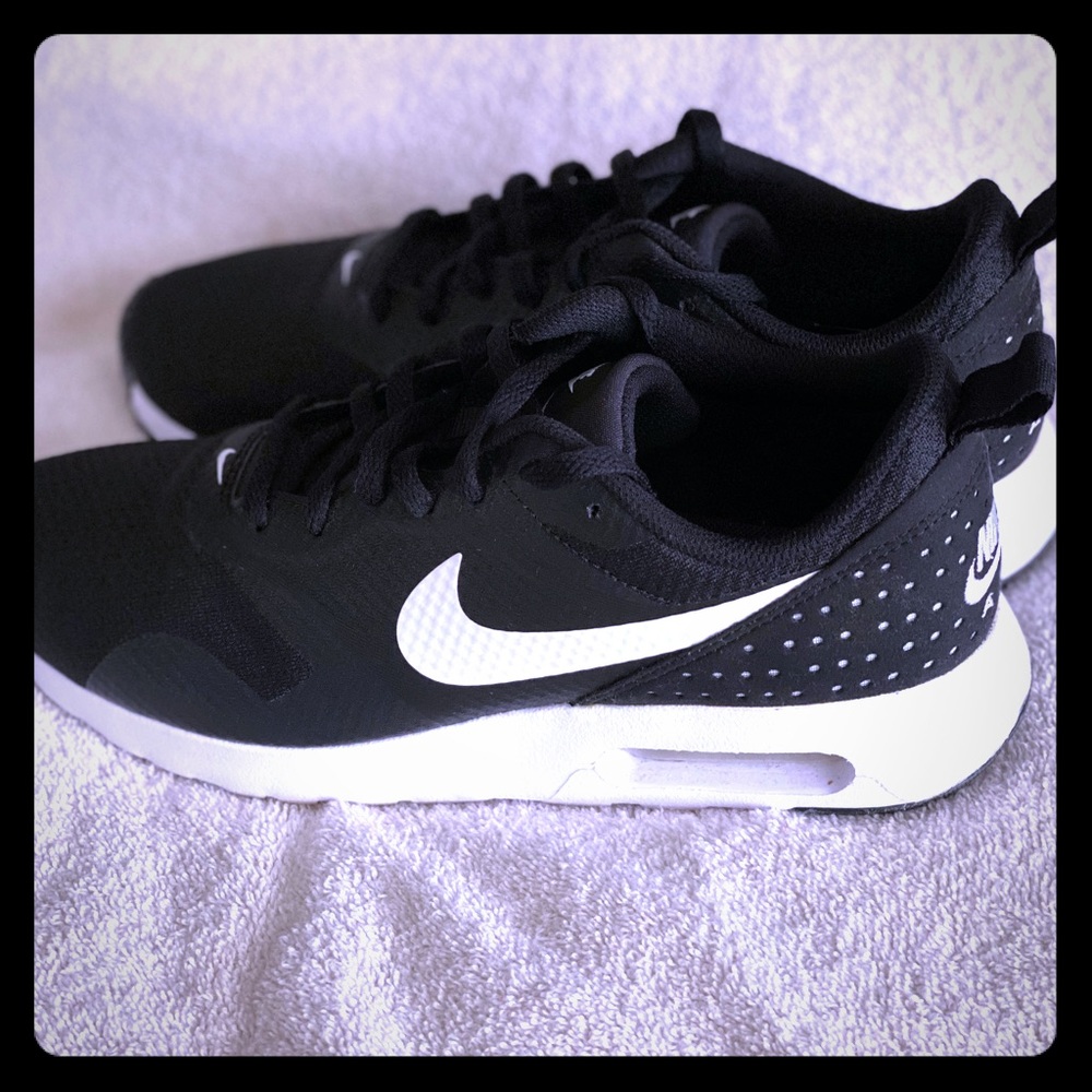 Woman’s Nike Sneakers